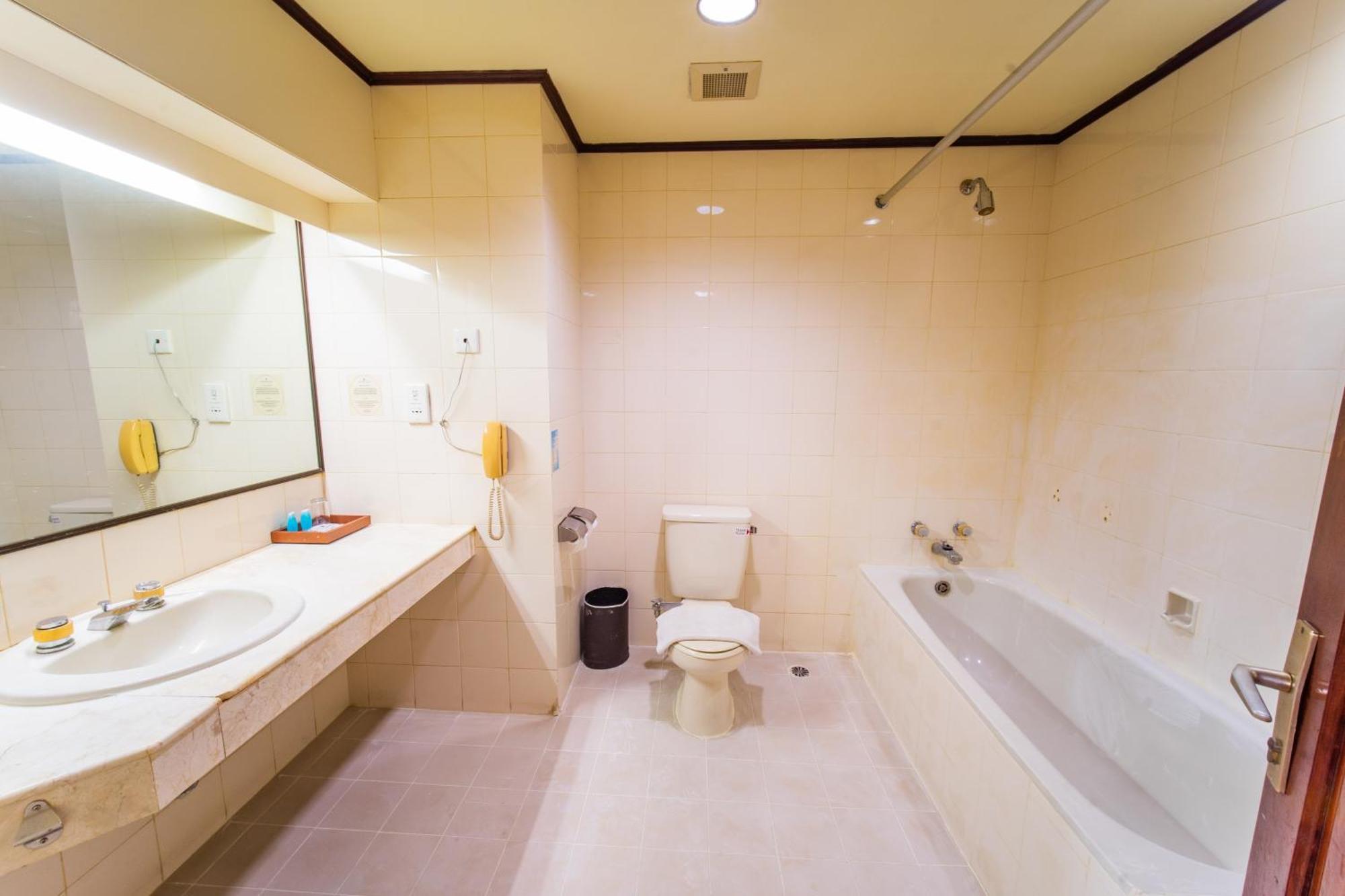 Adika Hotel Bahtera Klandasan Kecil Luaran gambar