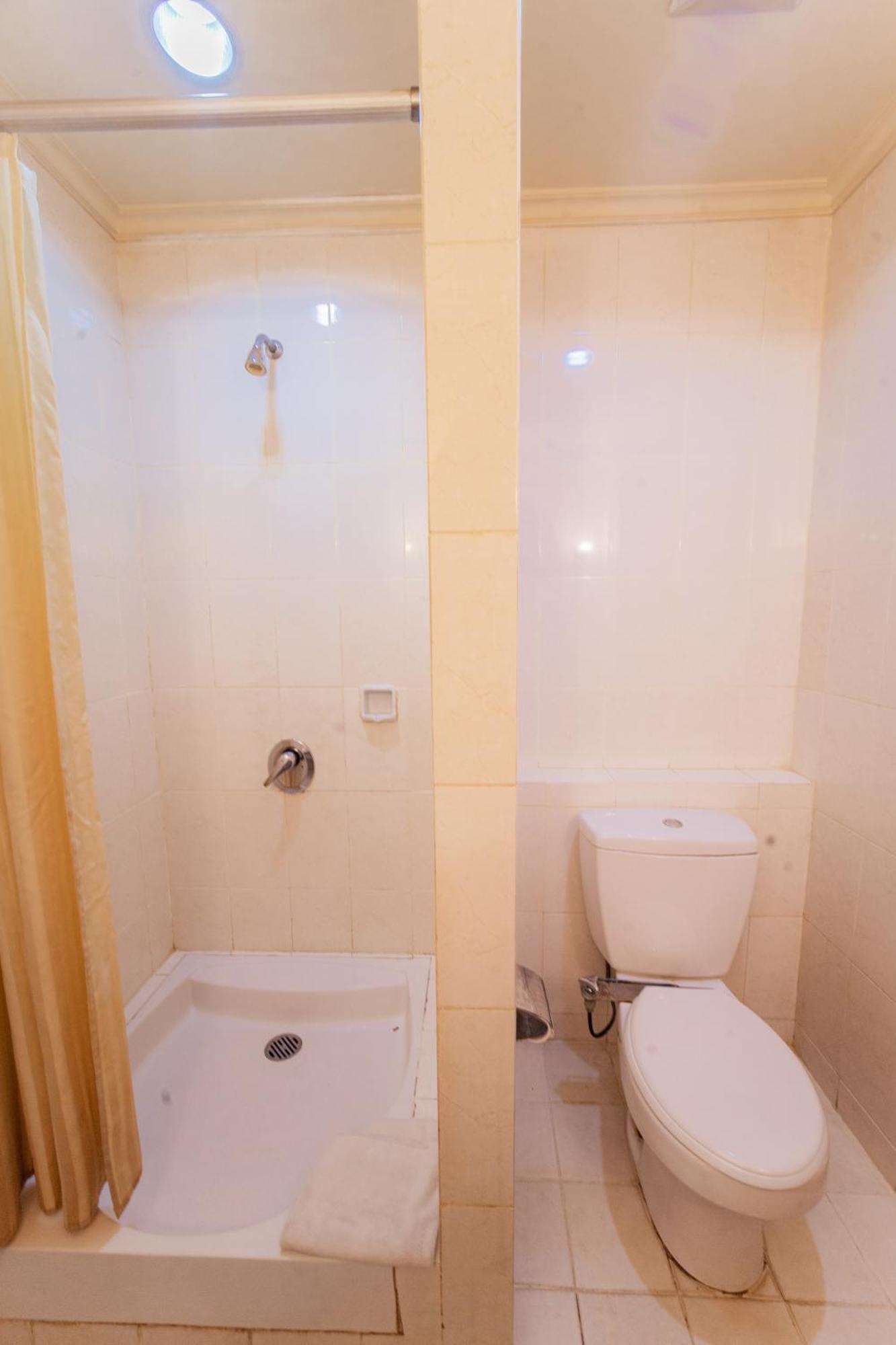 Adika Hotel Bahtera Klandasan Kecil Luaran gambar