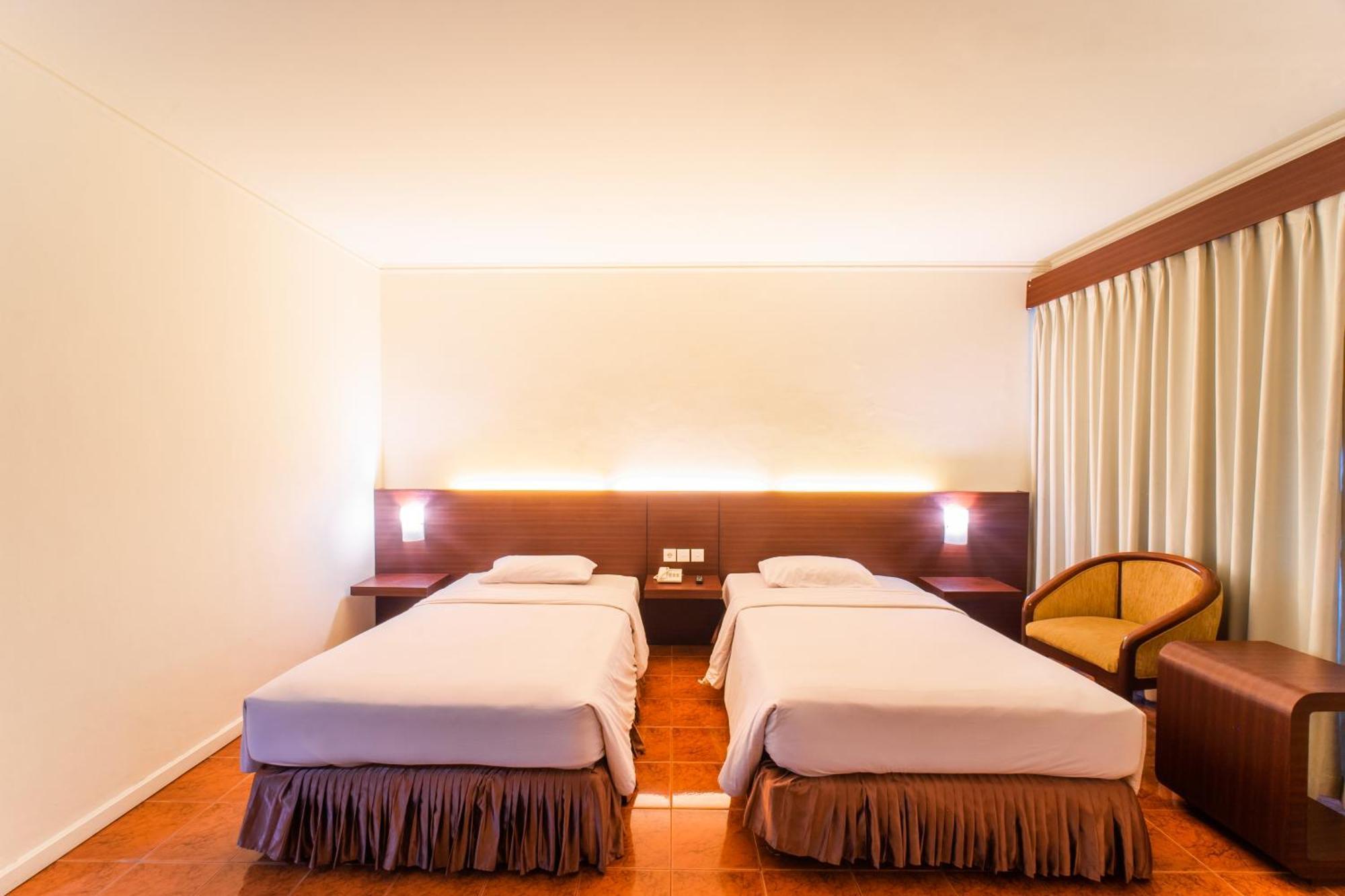 Adika Hotel Bahtera Klandasan Kecil Luaran gambar