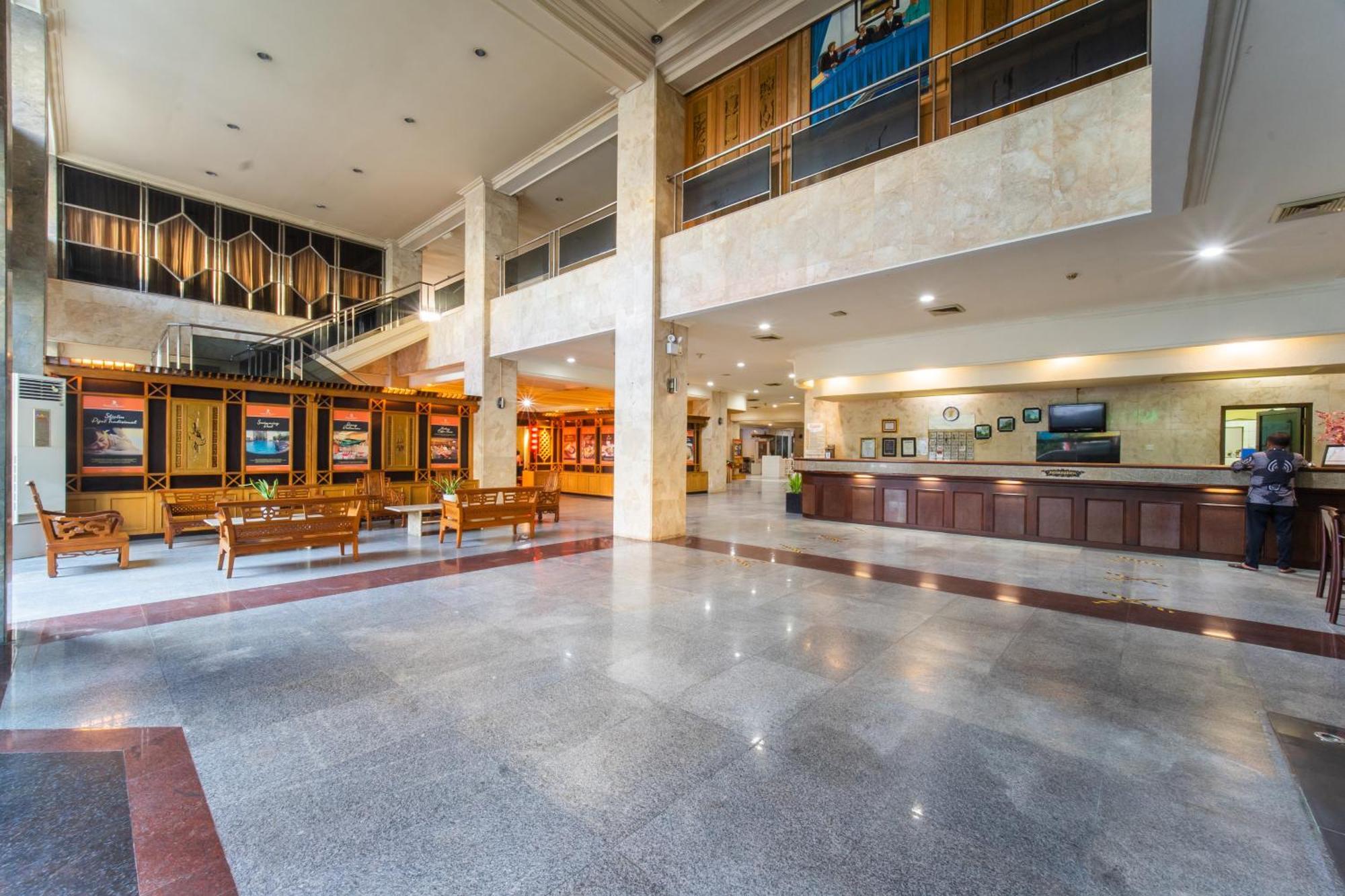 Adika Hotel Bahtera Klandasan Kecil Luaran gambar