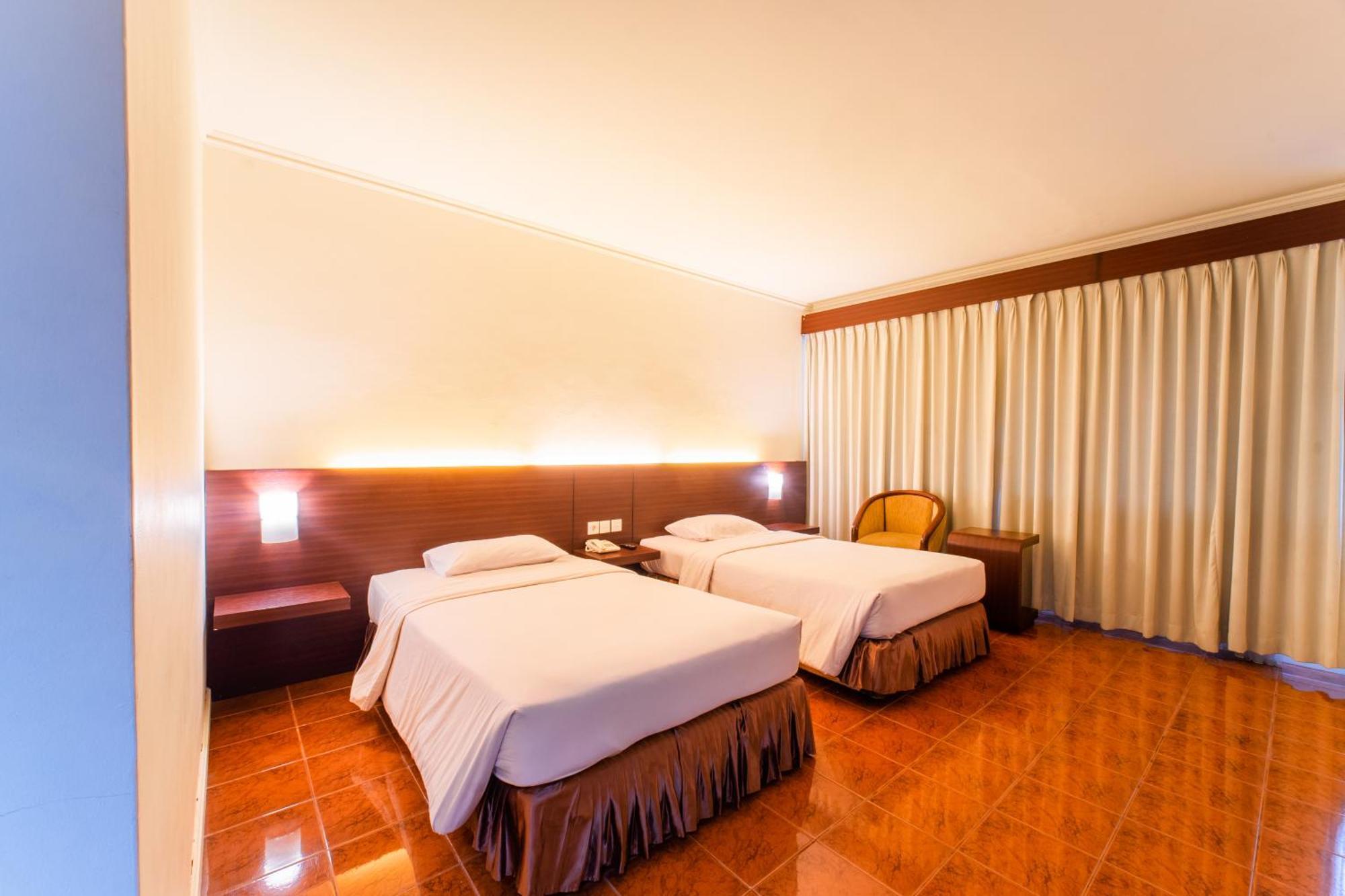 Adika Hotel Bahtera Klandasan Kecil Luaran gambar